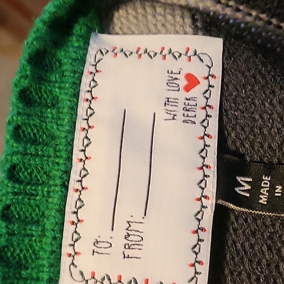NWOT - With Love Derek Fun Holiday Sweater - Picture 8 of 8
